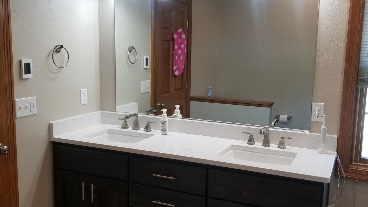 Photo of Bathroom in Black Wolf