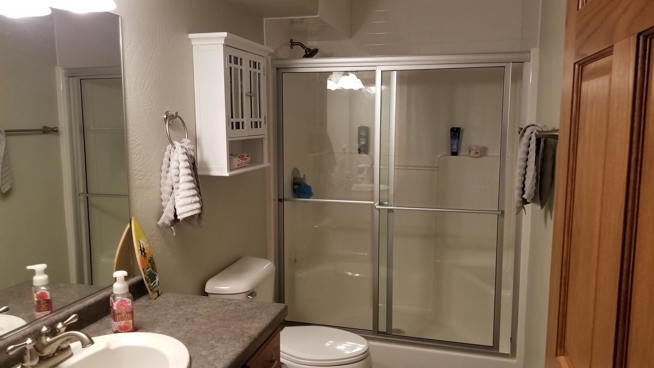 Photo of Bathroom in Black Wolf