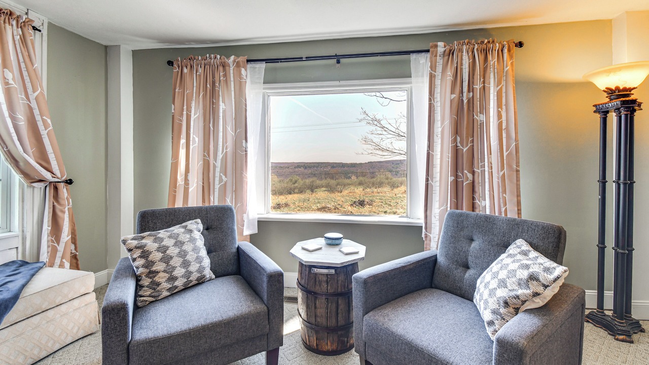 Photo of Livingroom in Conesus
