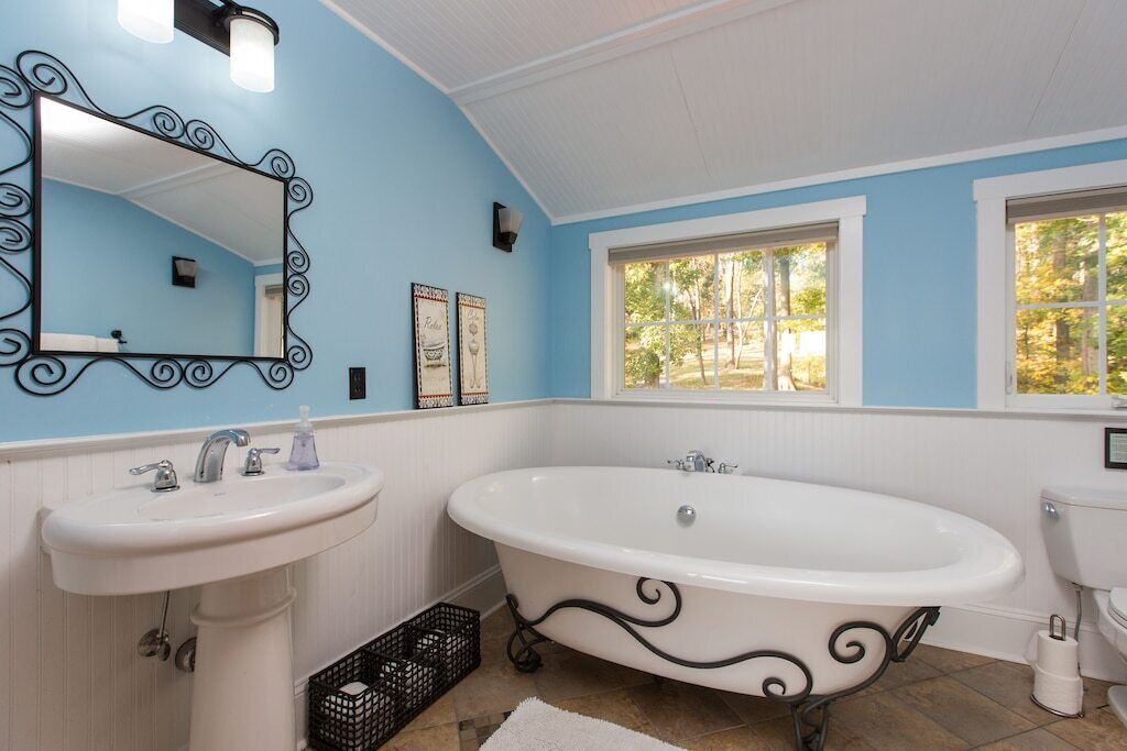 Photo of Bathroom in Front Royal