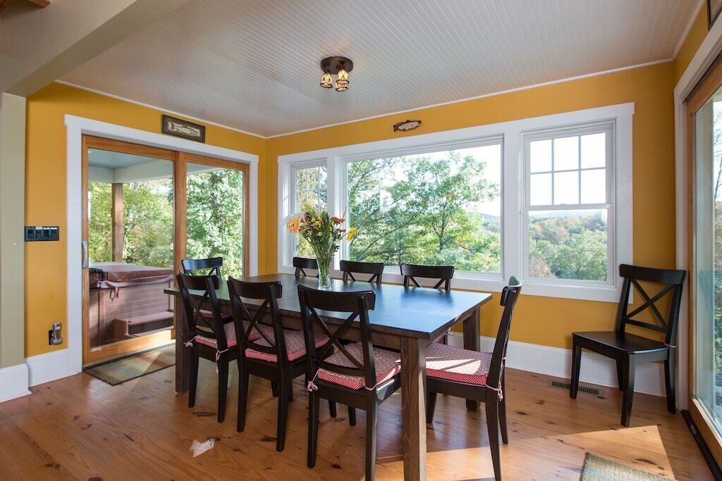 Photo of Livingroom in Front Royal