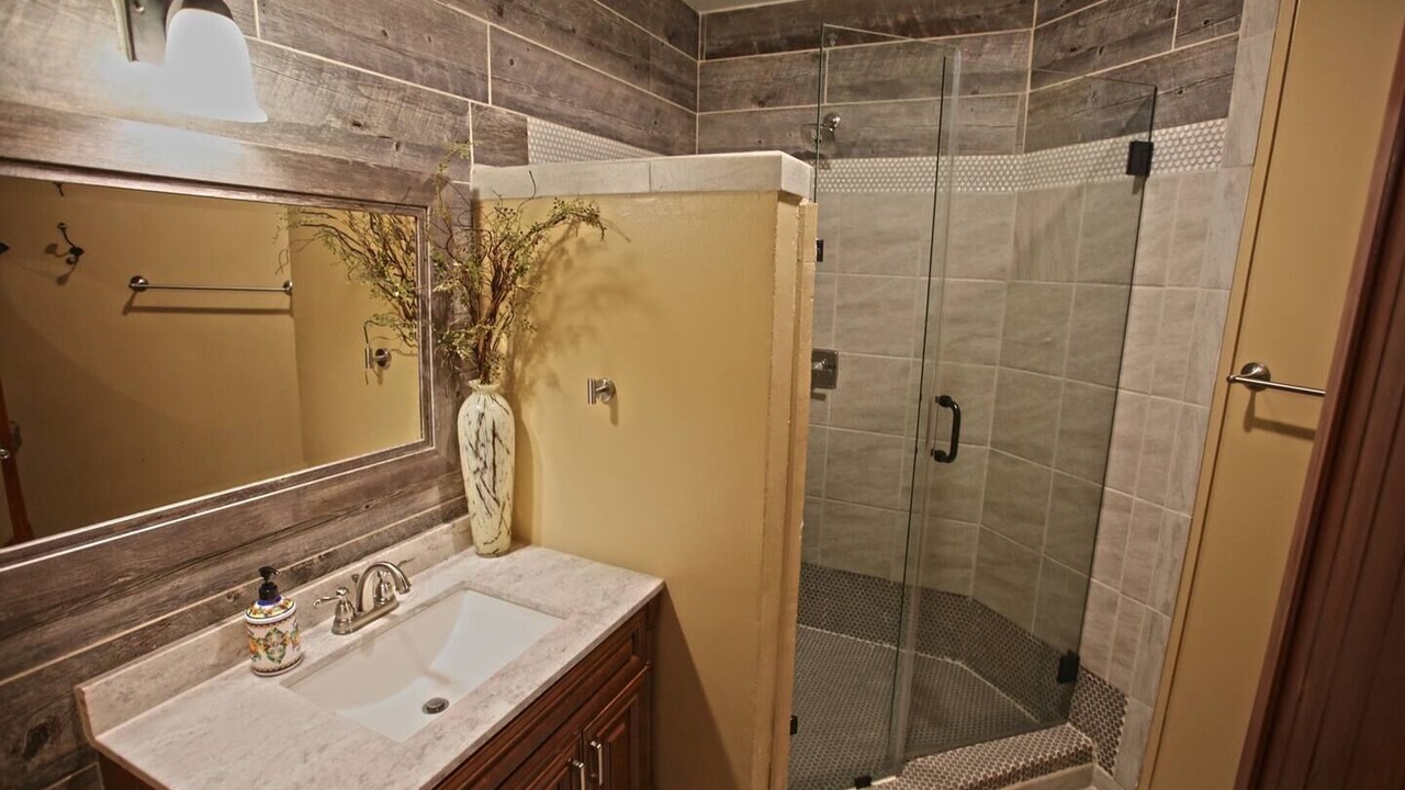 Photo of Bathroom in Sunset