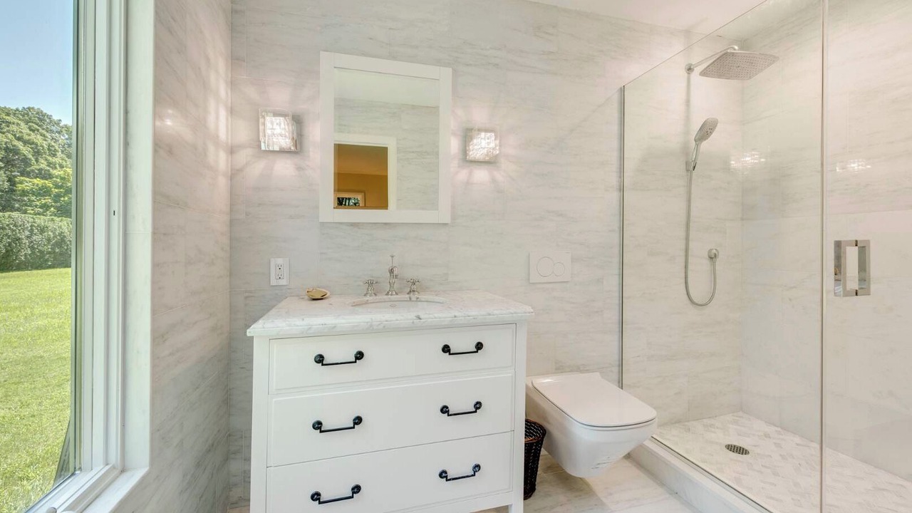 Photo of Bathroom in Sagaponack