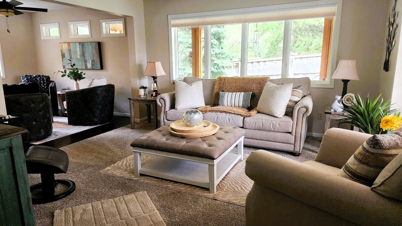 Photo of Livingroom in Burnsville