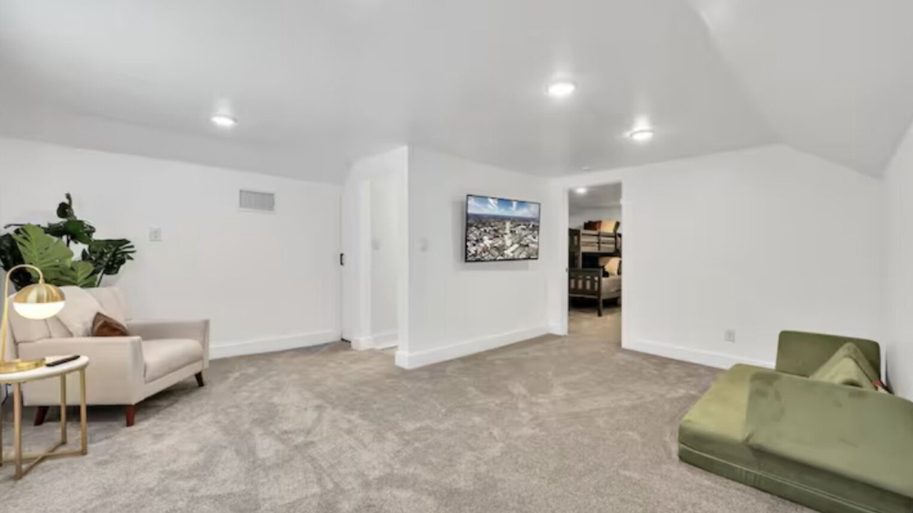 Photo of Livingroom in University
