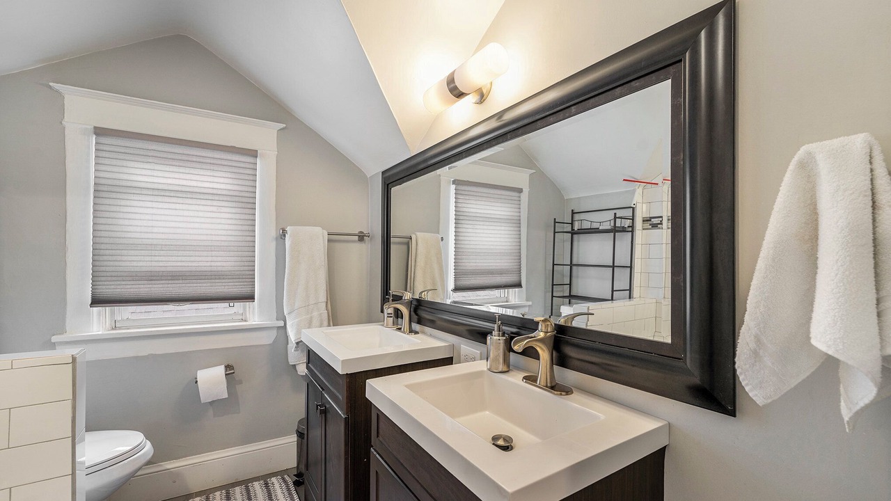 Photo of Bathroom in Cole