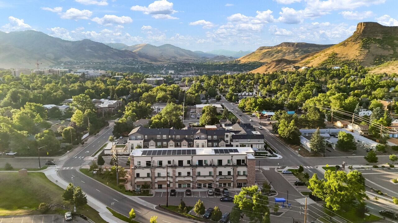 Photo of Outdoor in Golden