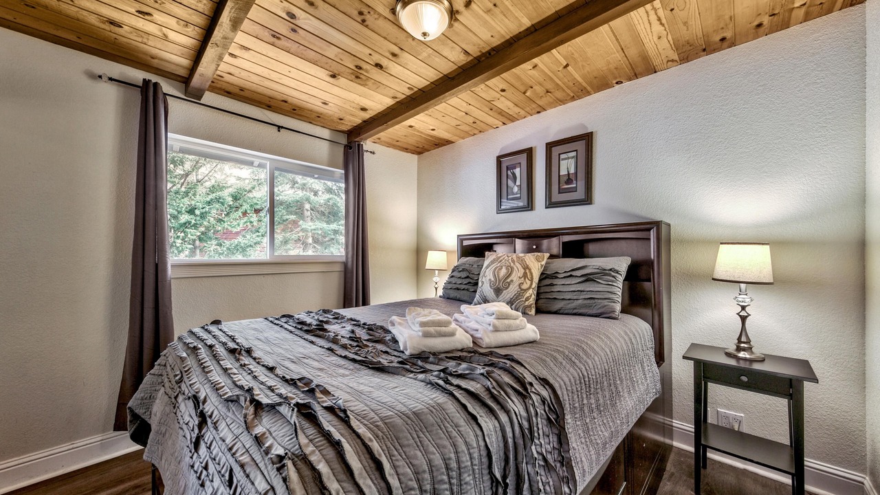 Photo of Bedroom in Round Hill Village