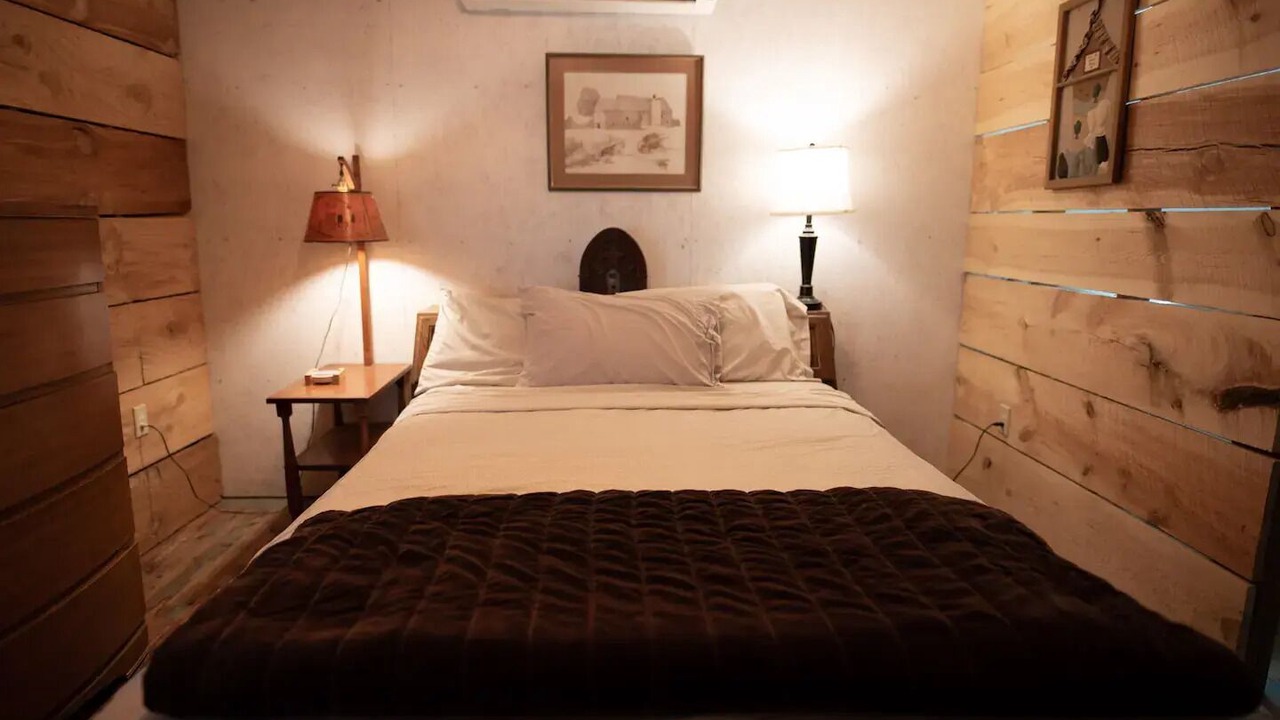 Photo of Bedroom in Pine Grove