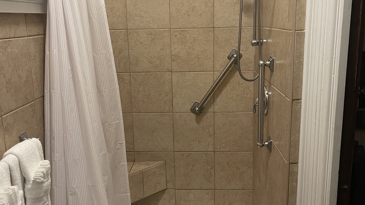Photo of Bathroom in Tremont