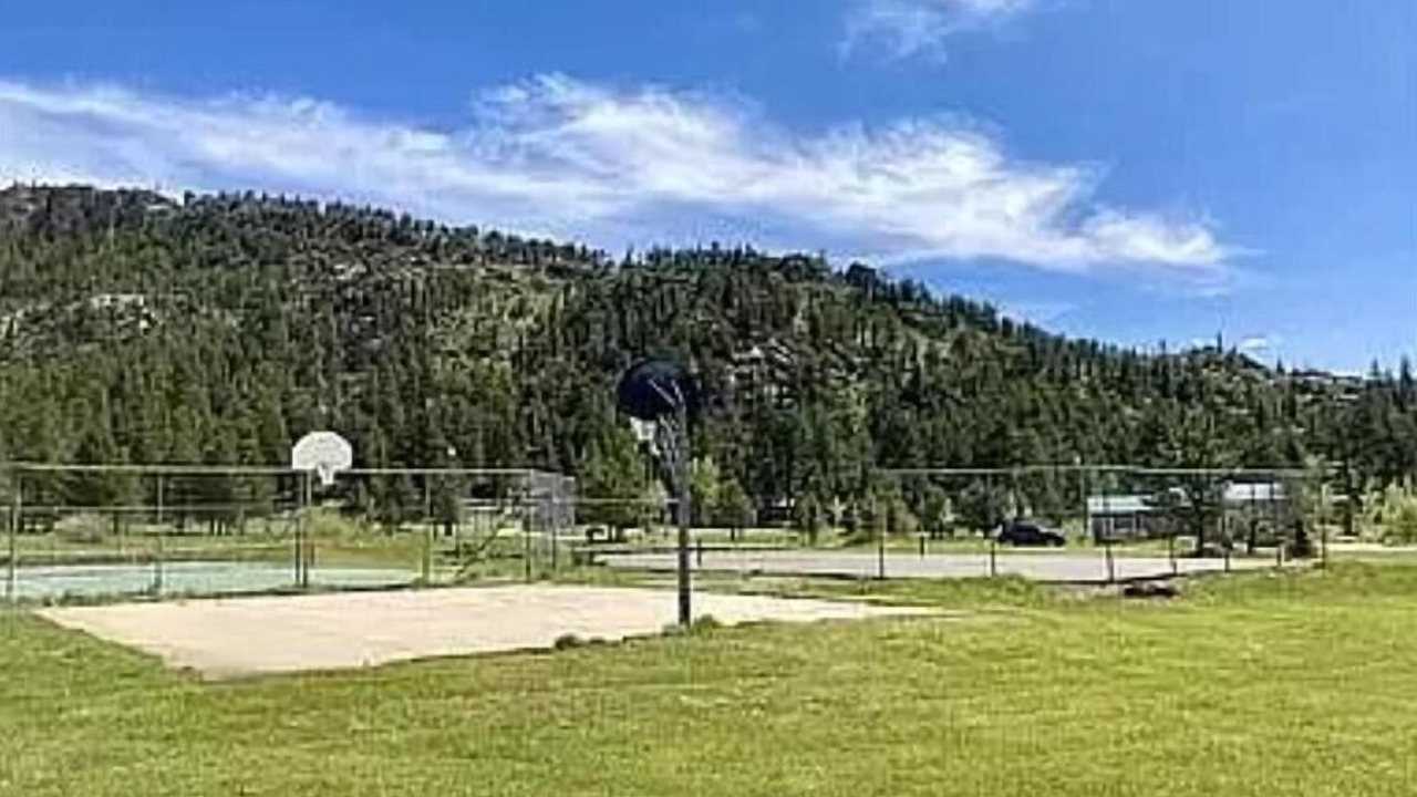 Photo of Others in Lyons