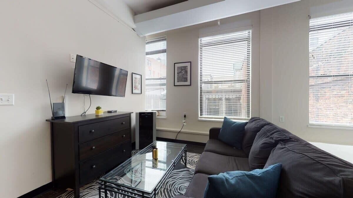 Photo of Livingroom in Downtown Boston