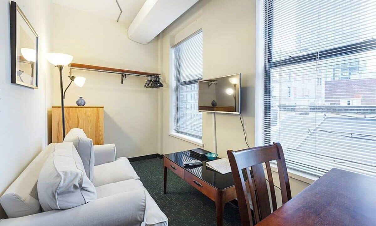 Photo of Livingroom in Downtown Boston