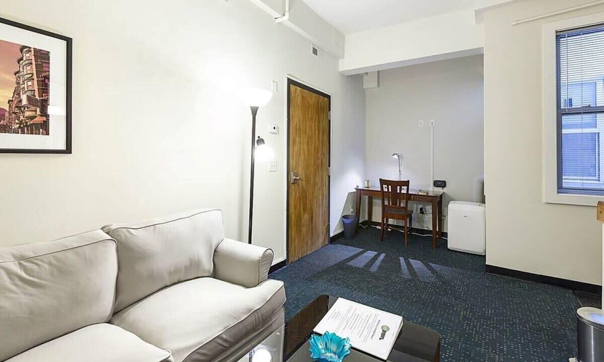 Photo of Livingroom in Downtown Boston