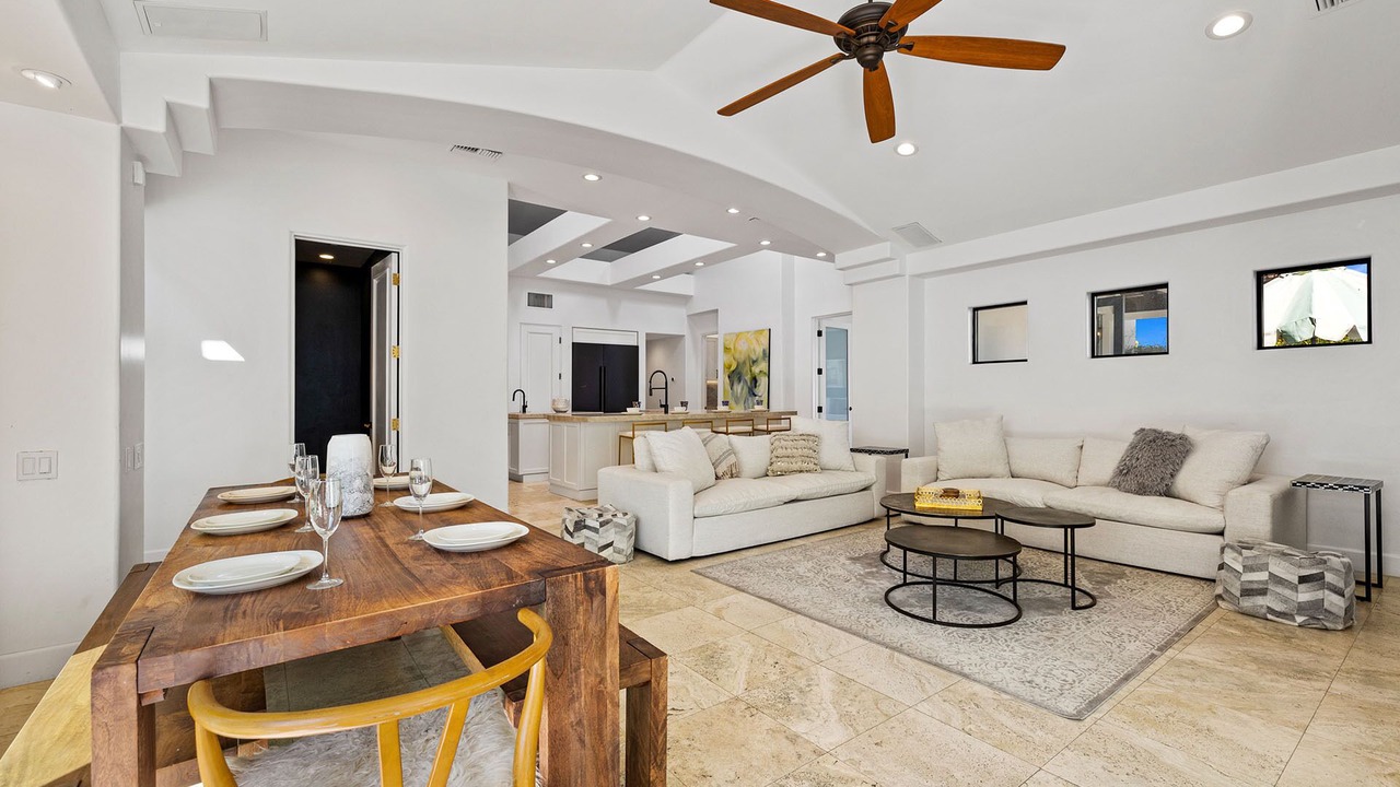 Photo of Livingroom in The Mesa