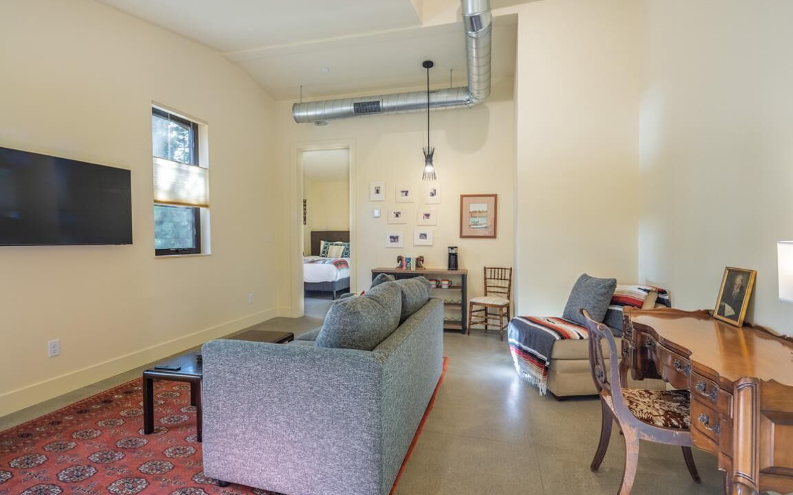 Photo of Livingroom in Roslyn