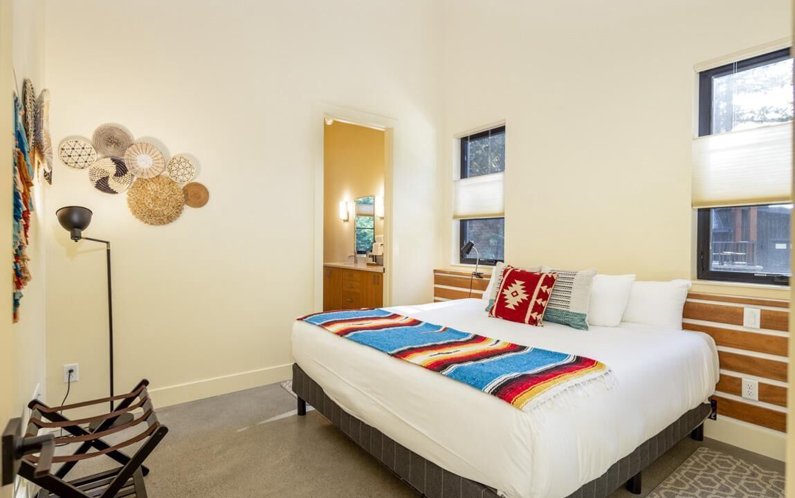Photo of Bedroom in Roslyn