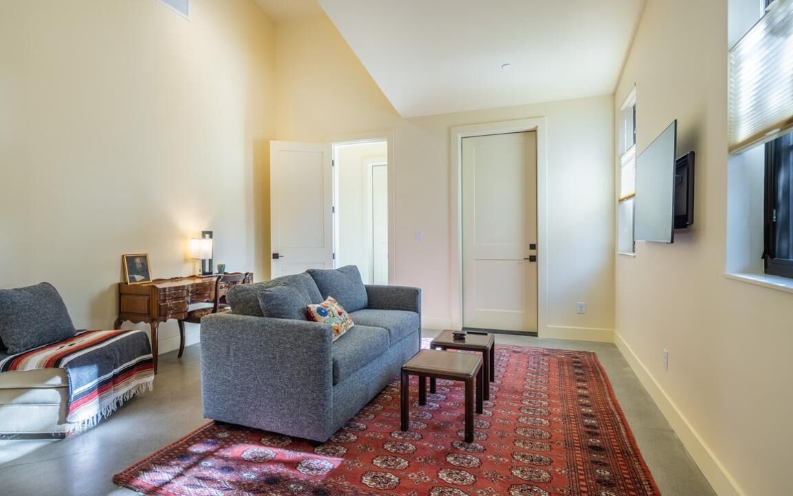 Photo of Livingroom in Roslyn