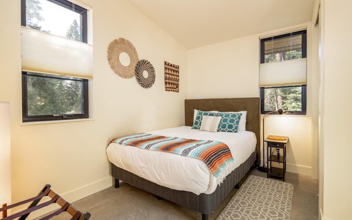 Photo of Bedroom in Roslyn