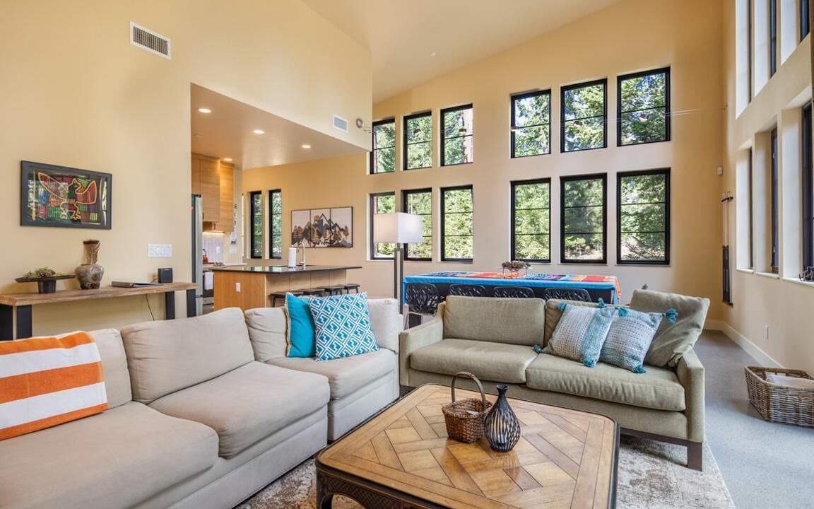 Photo of Livingroom in Roslyn