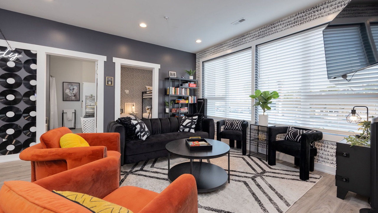 Photo of Livingroom in Five Points