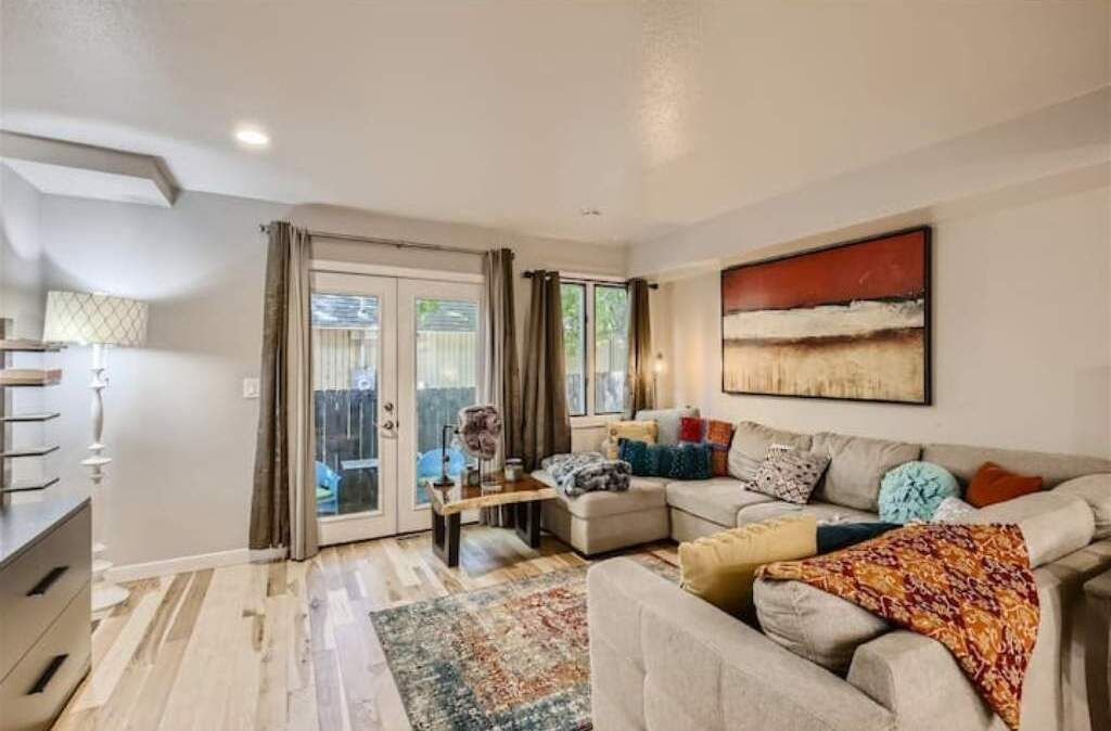 Photo of Livingroom in Central Boulder