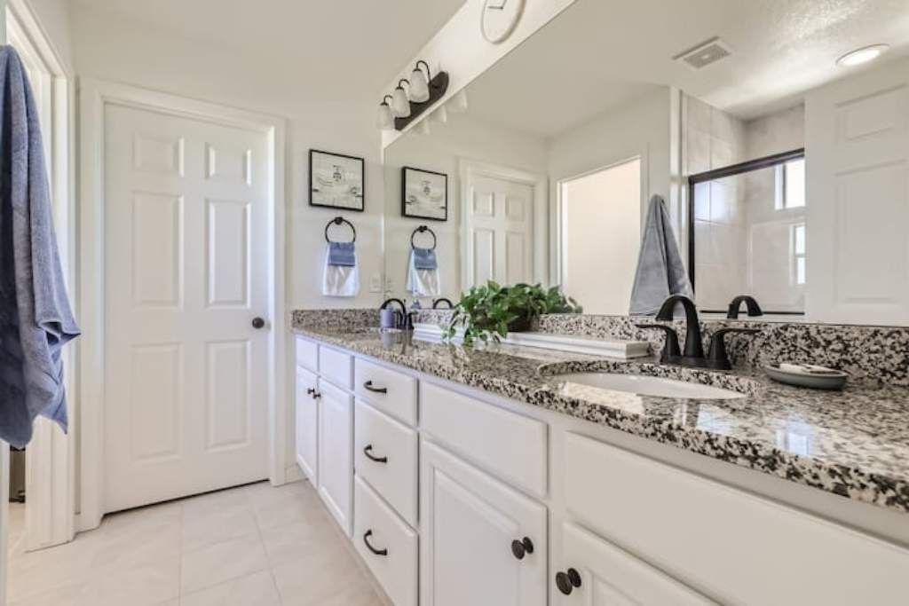 Photo of Bathroom in Gateway