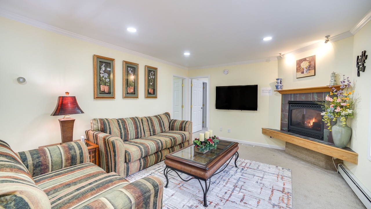 Photo of Livingroom in Lake Luzerne-Hadley