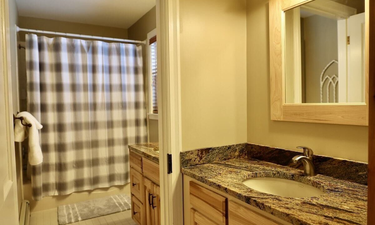 Photo of Bathroom in Arbor Vitae