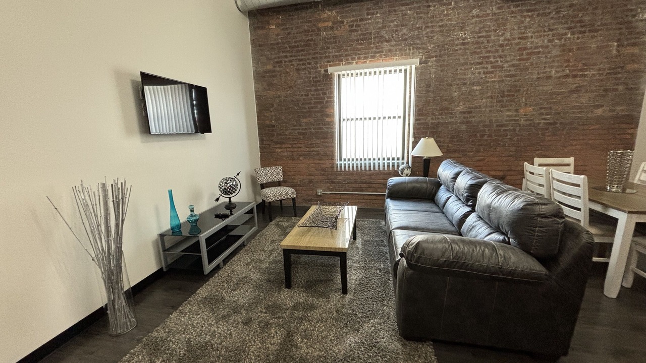 Photo of Livingroom in Downtown Toledo