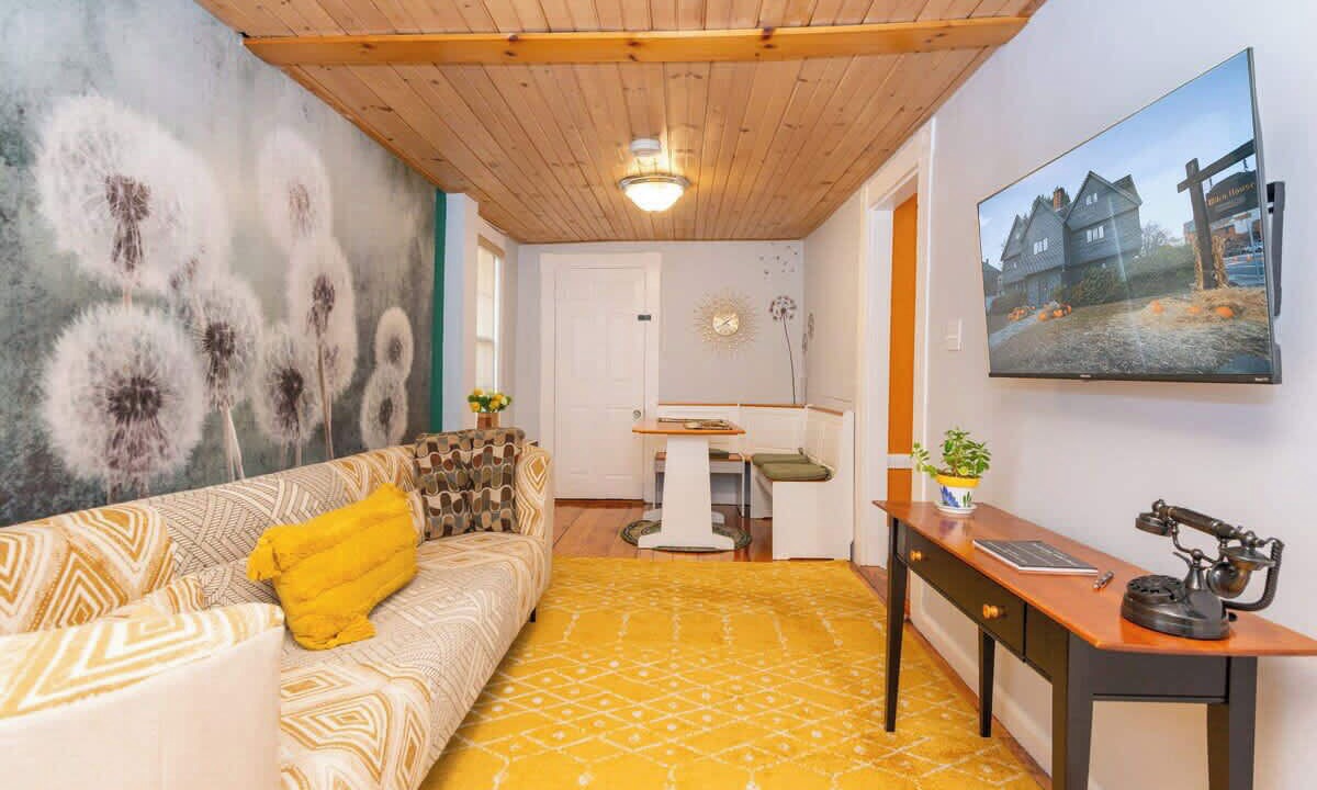 Photo of Bedroom in Salem