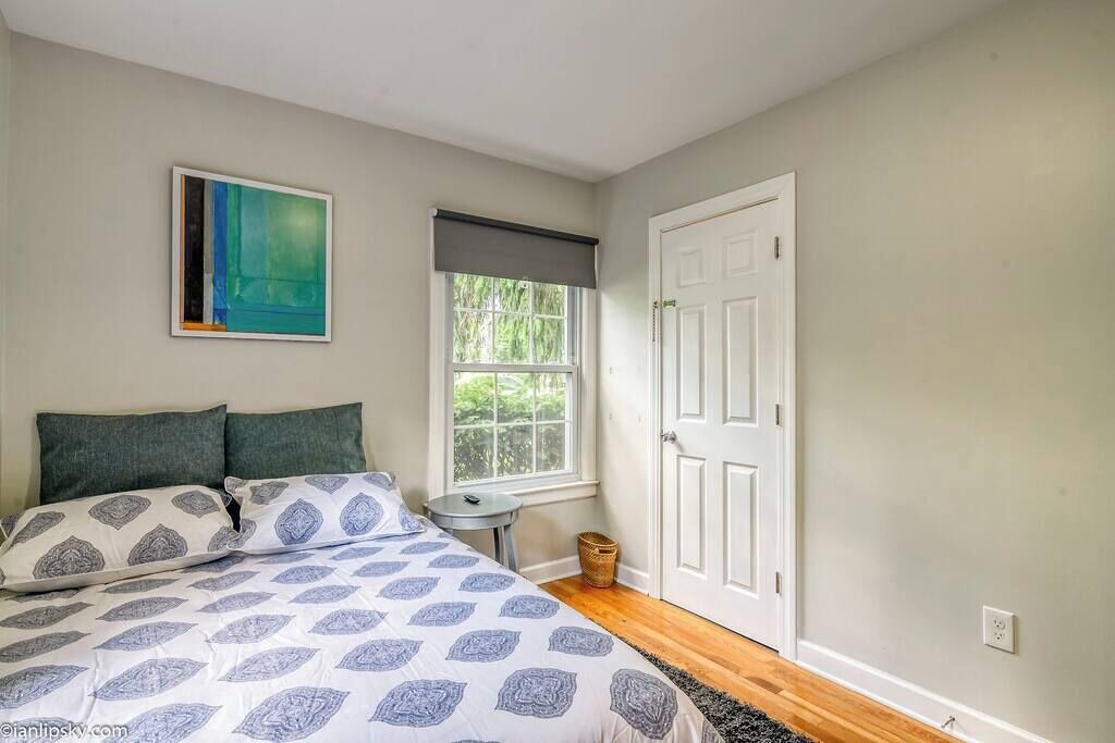 Photo of Bedroom in Lower Burns Park