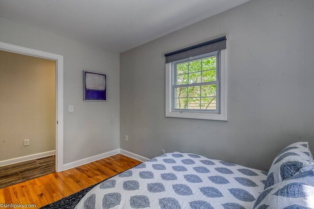 Photo of Bedroom in Lower Burns Park