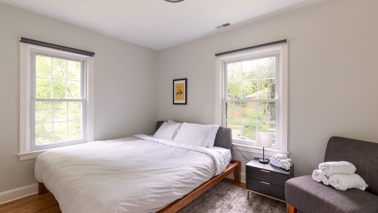 Photo of Bedroom in Lower Burns Park
