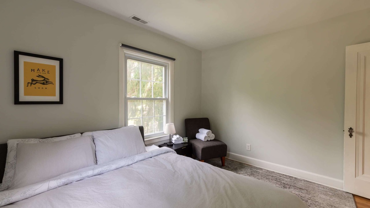 Photo of Bedroom in Lower Burns Park