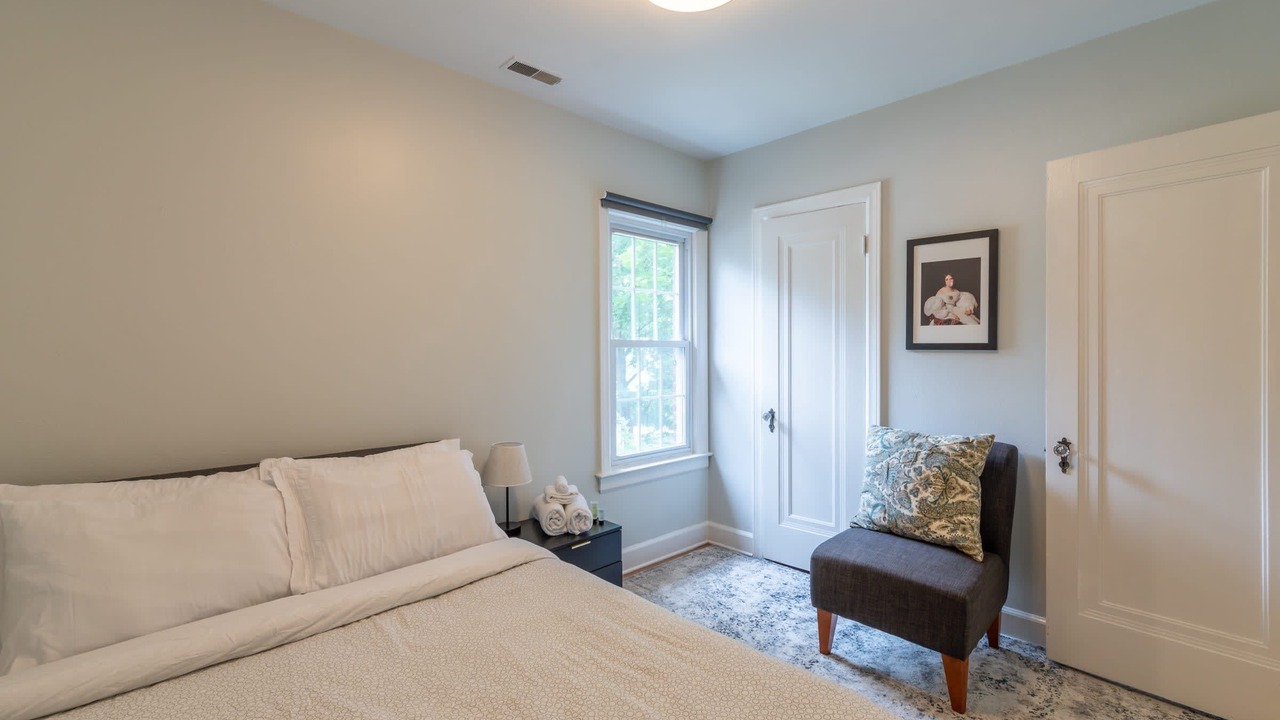 Photo of Bedroom in Lower Burns Park