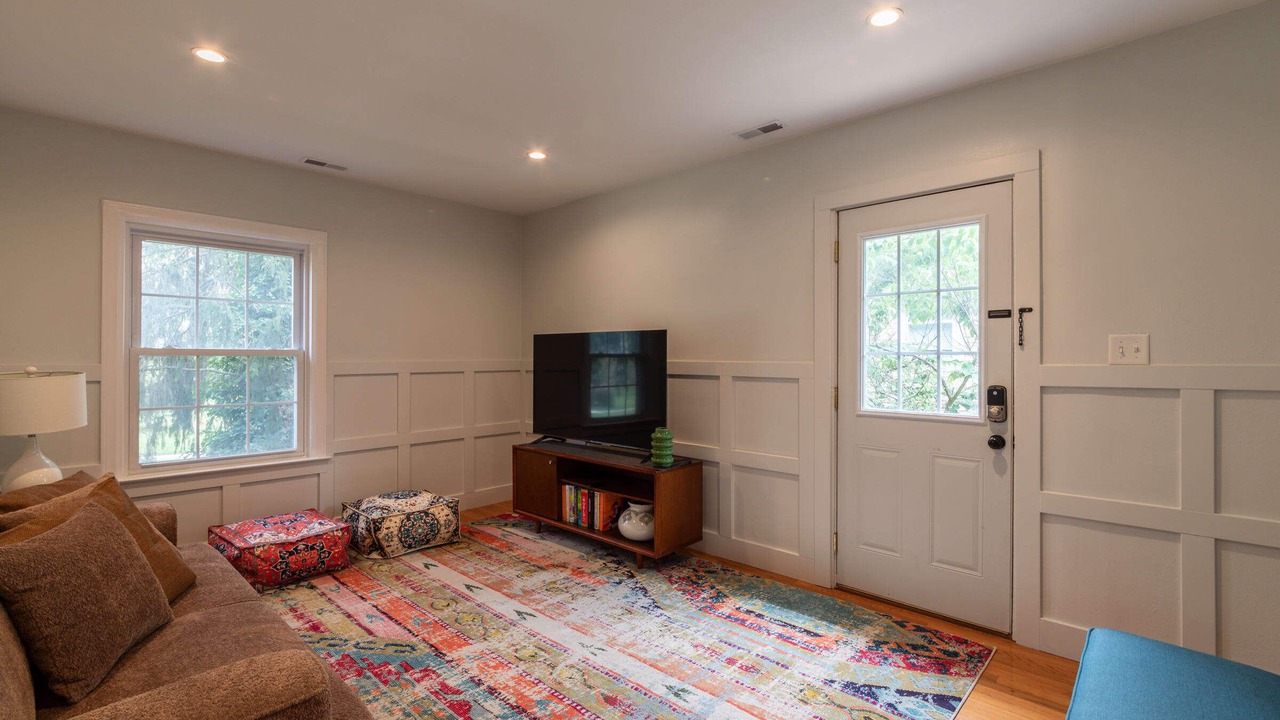 Photo of Livingroom in Lower Burns Park