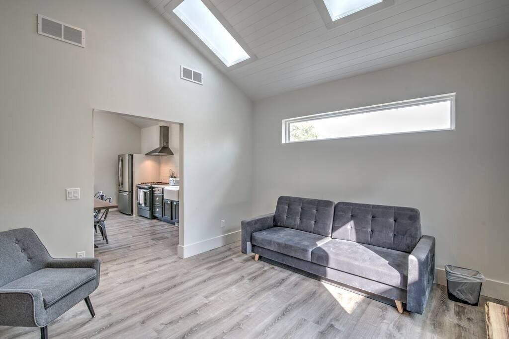 Photo of Livingroom in Burns Park