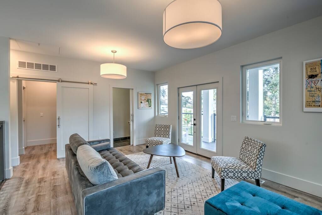 Photo of Livingroom in Burns Park