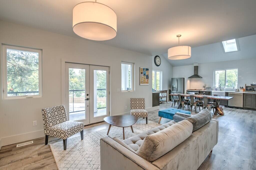 Photo of Livingroom in Burns Park