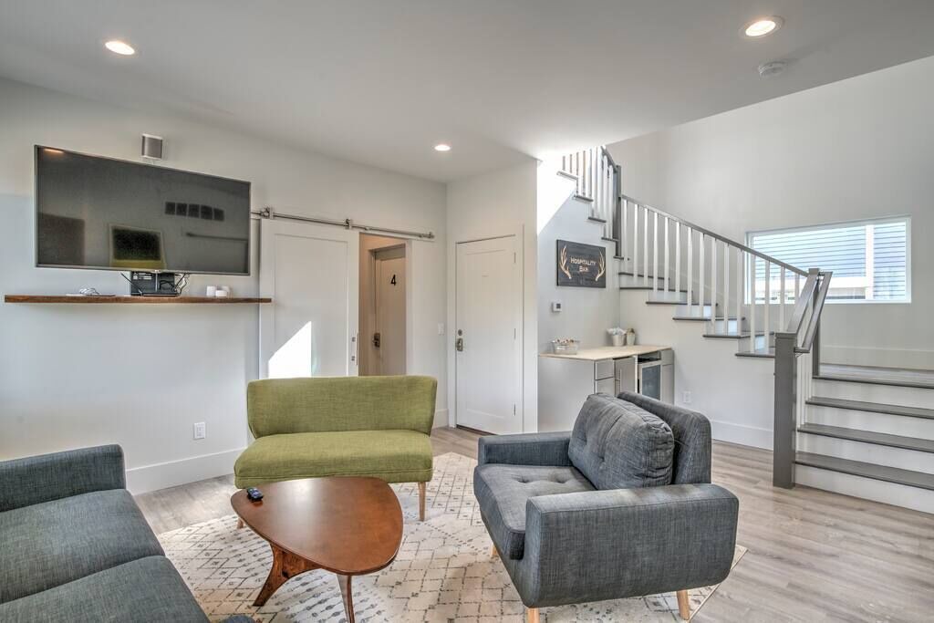 Photo of Livingroom in Burns Park