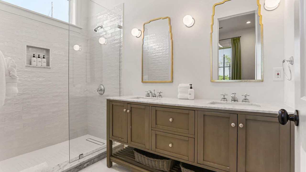 Photo of Bathroom in West Riverside
