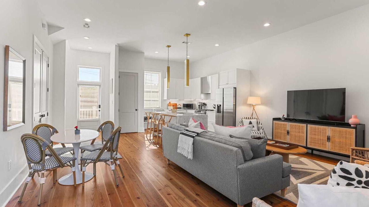 Photo of Livingroom in West Riverside