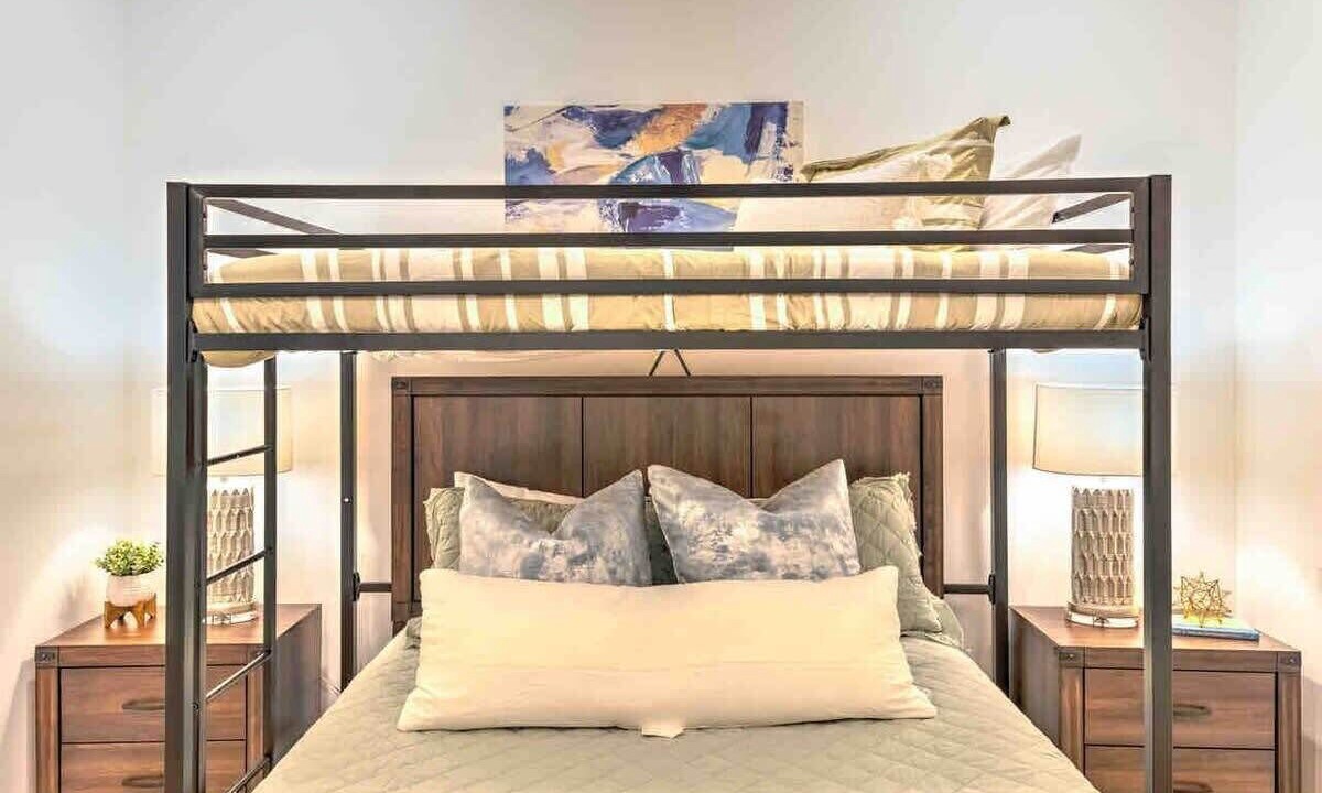 Photo of Bedroom in Eighth Avenue