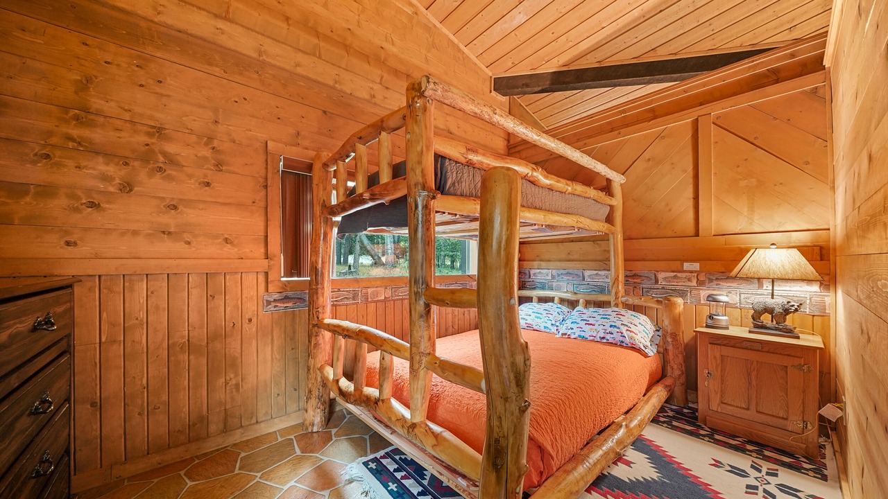 Photo of Bedroom in Cimarron