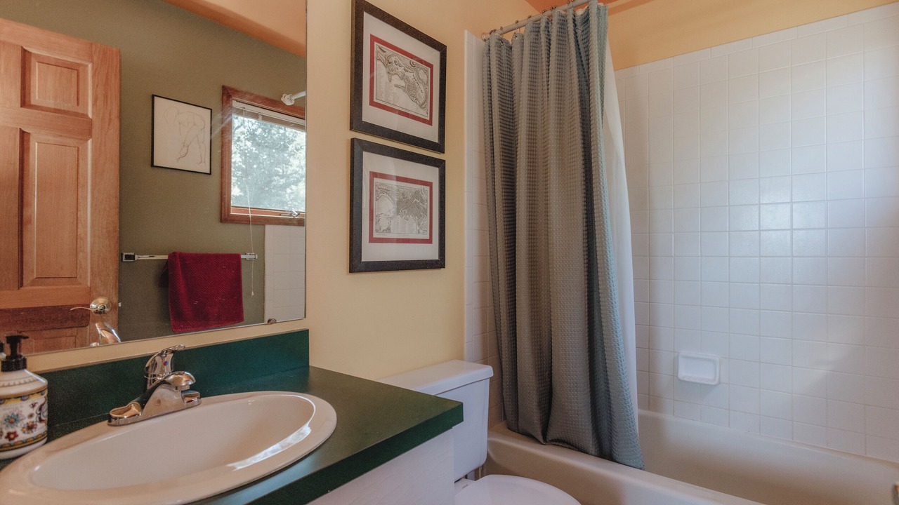 Photo of Bathroom in Lakeside
