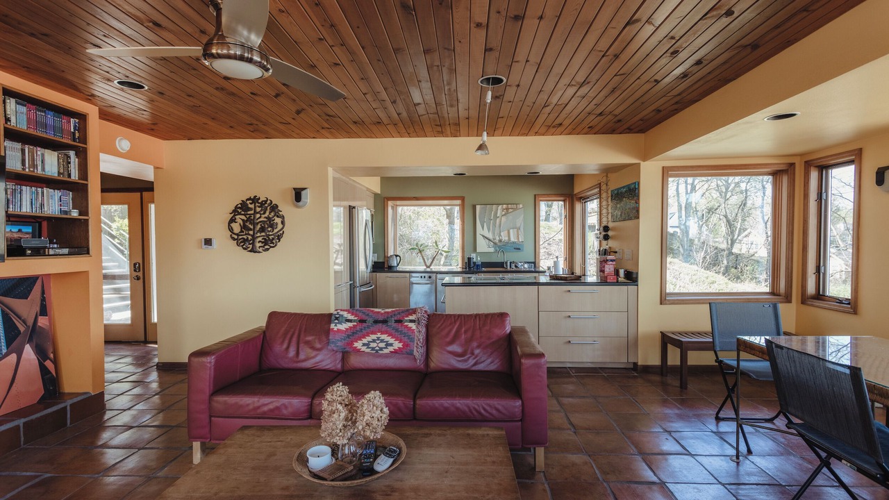 Photo of Bedroom in Lakeside