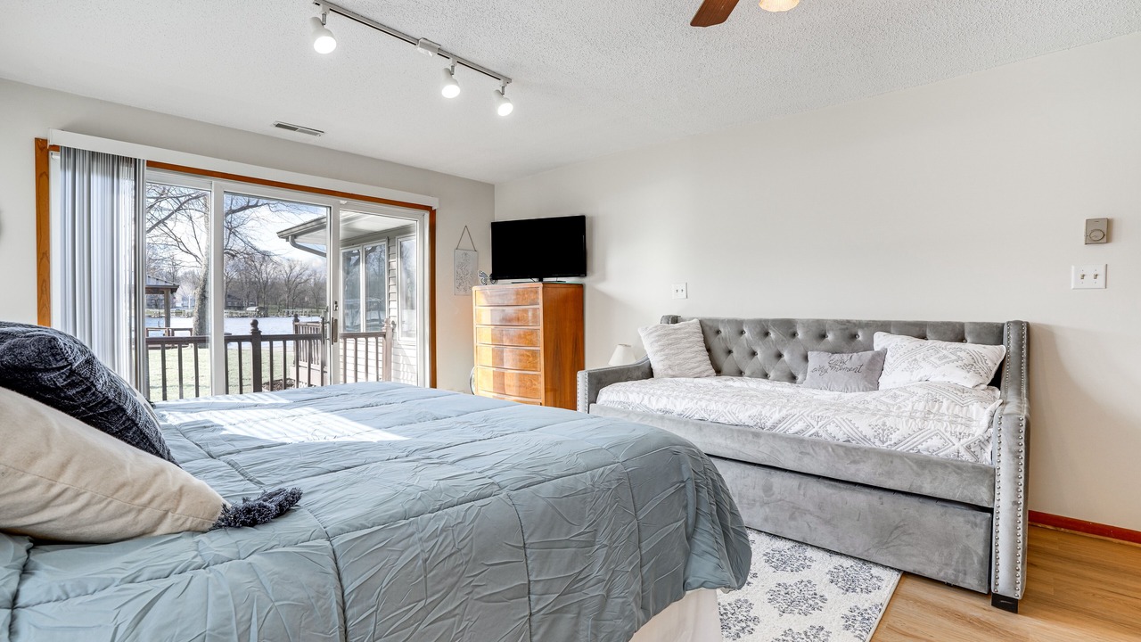 Photo of Bedroom in Paw Paw Lake