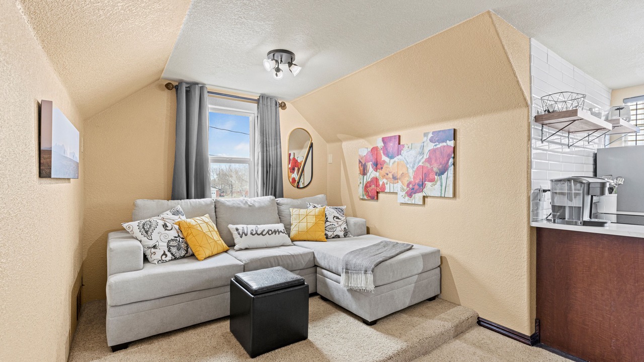 Photo of Livingroom in Dupont