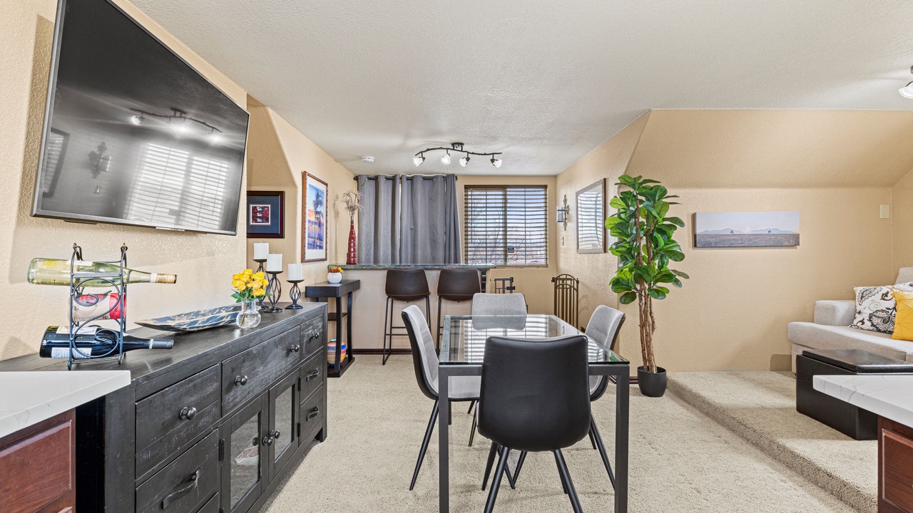 Photo of Livingroom in Dupont